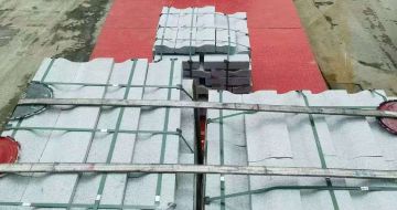 十堰 芝麻白仿形加直形路沿石出货日常