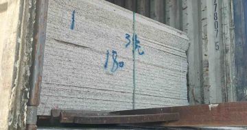 十堰 芝麻白花岗岩石材3.0公分光面毛板装柜出货