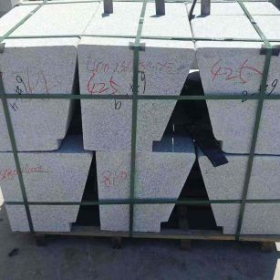 十堰 芝麻白异形坐凳，石凳