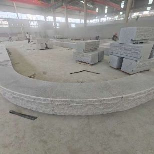 十堰 芝麻白异形坐凳，自然面光面弧形加工