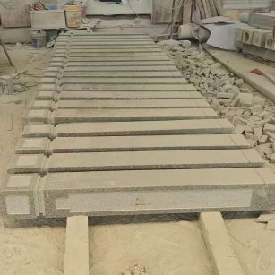 十堰 芝麻白异形加工雕刻-栏杆大柱，方柱