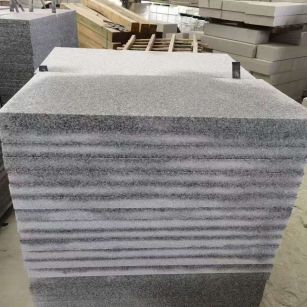 十堰 芝麻白5公分火烧地铺成品，900*400，规格可定制