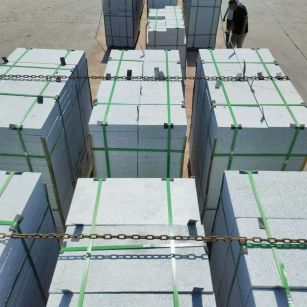 十堰 芝麻白花岗岩5公分地铺石 花岗岩厂家工厂装车日常