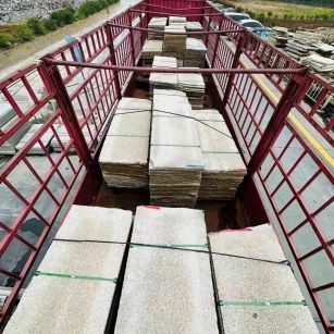 十堰 黄金麻花岗岩荔枝面，光面毛板装车完成