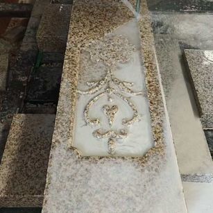 十堰 黄金麻花岗岩异形加工雕刻栏杆大柱