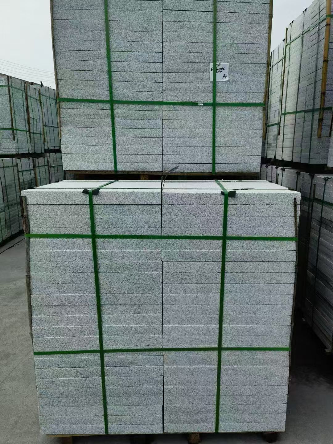 十堰 芝麻白火烧，园林广场市政工程地铺石，1.8~5.0厚均有现货