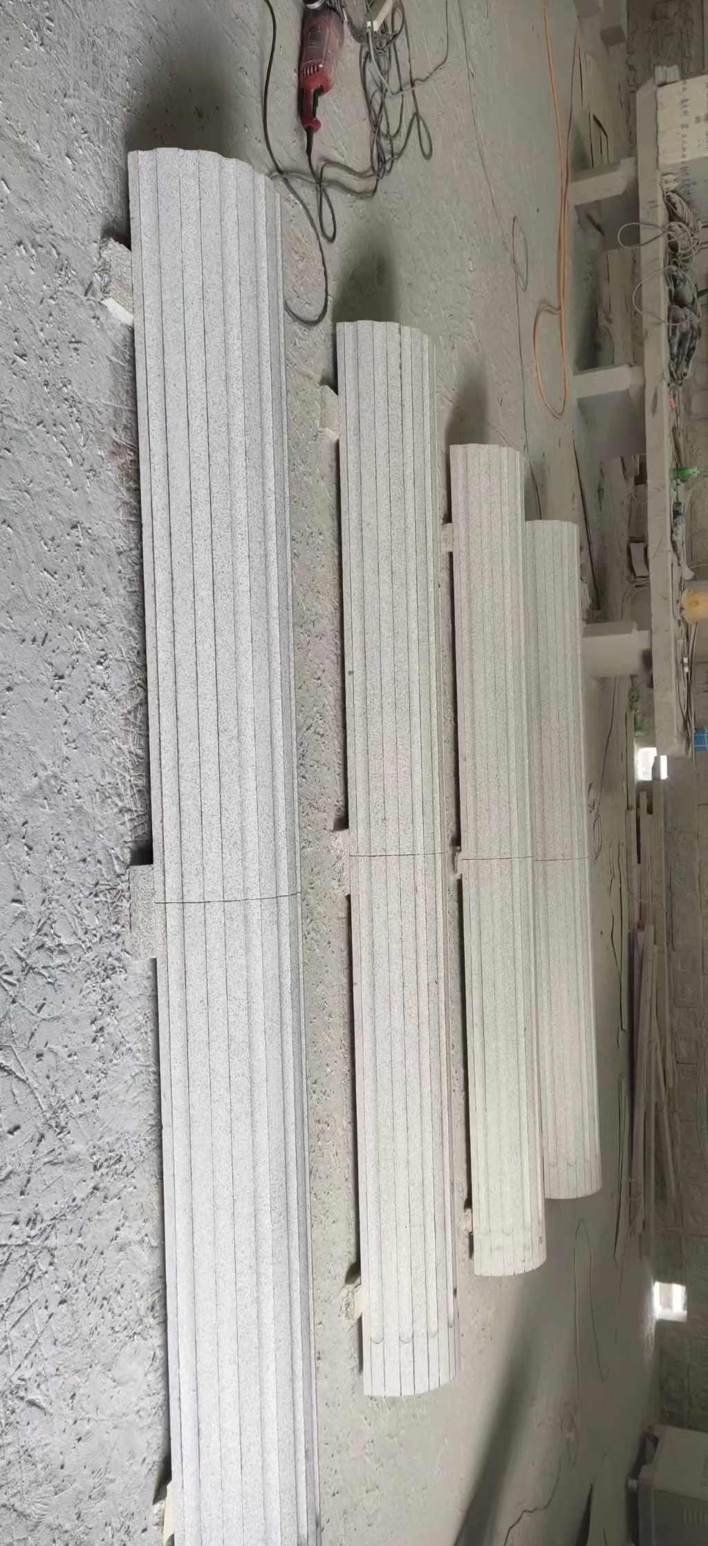 十堰 花岗岩厂家带你看白麻花岗岩门楼大柱柱皮