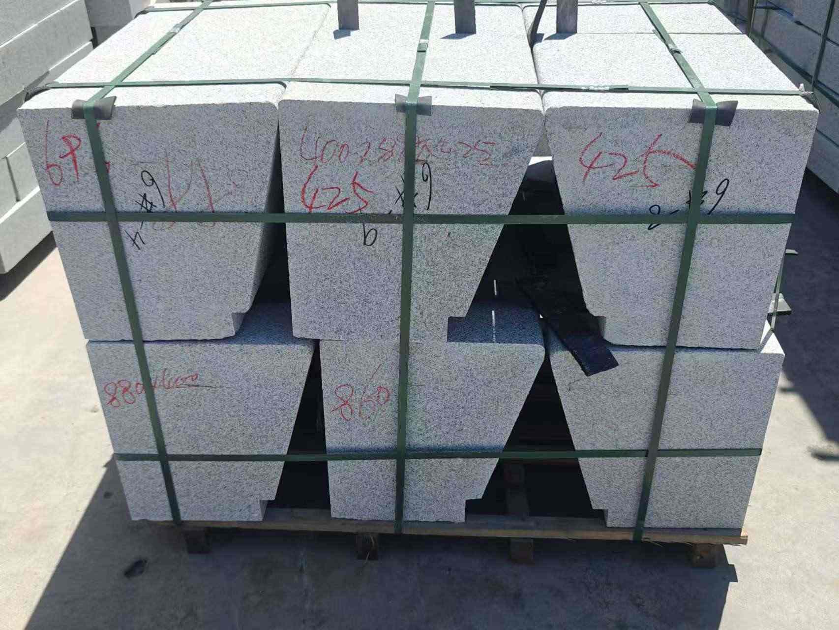 十堰 芝麻白异形坐凳，石凳