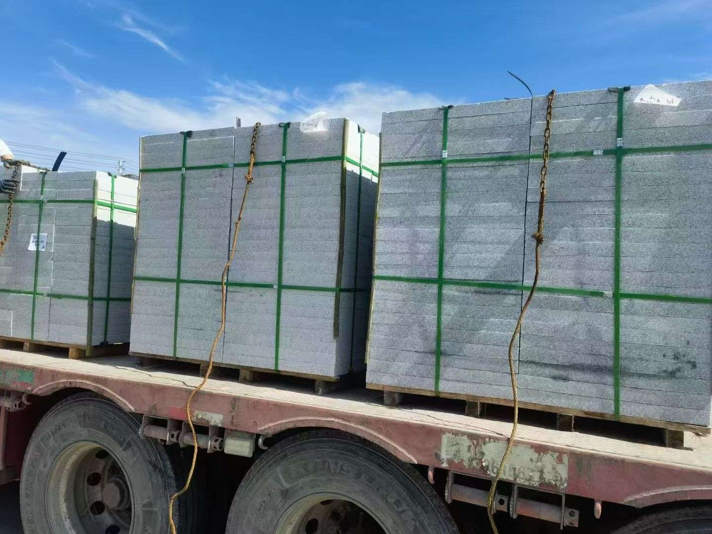 十堰 芝麻白花岗岩地铺石装车日常