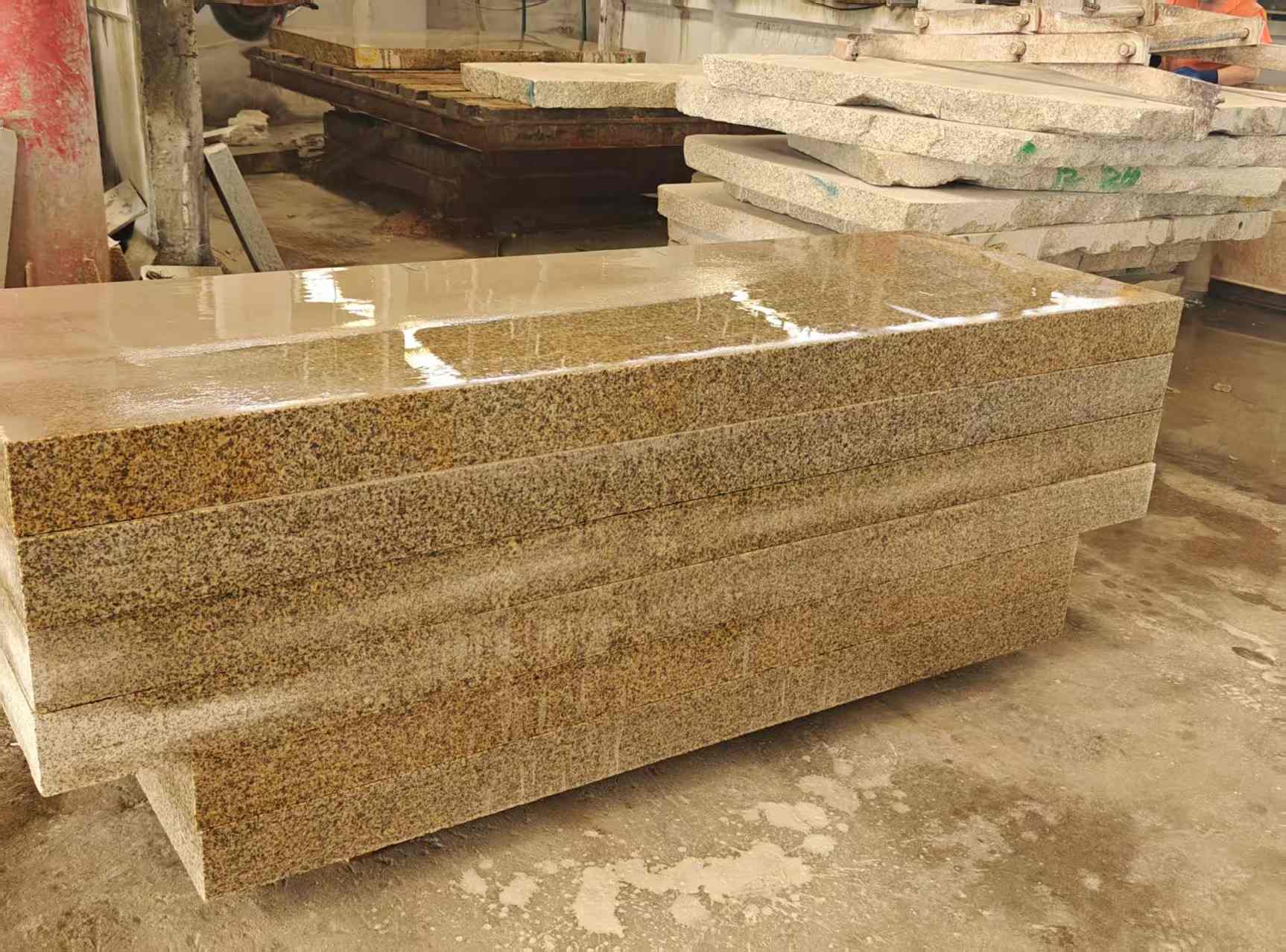 十堰 黄金麻栏杆料半成品加工中