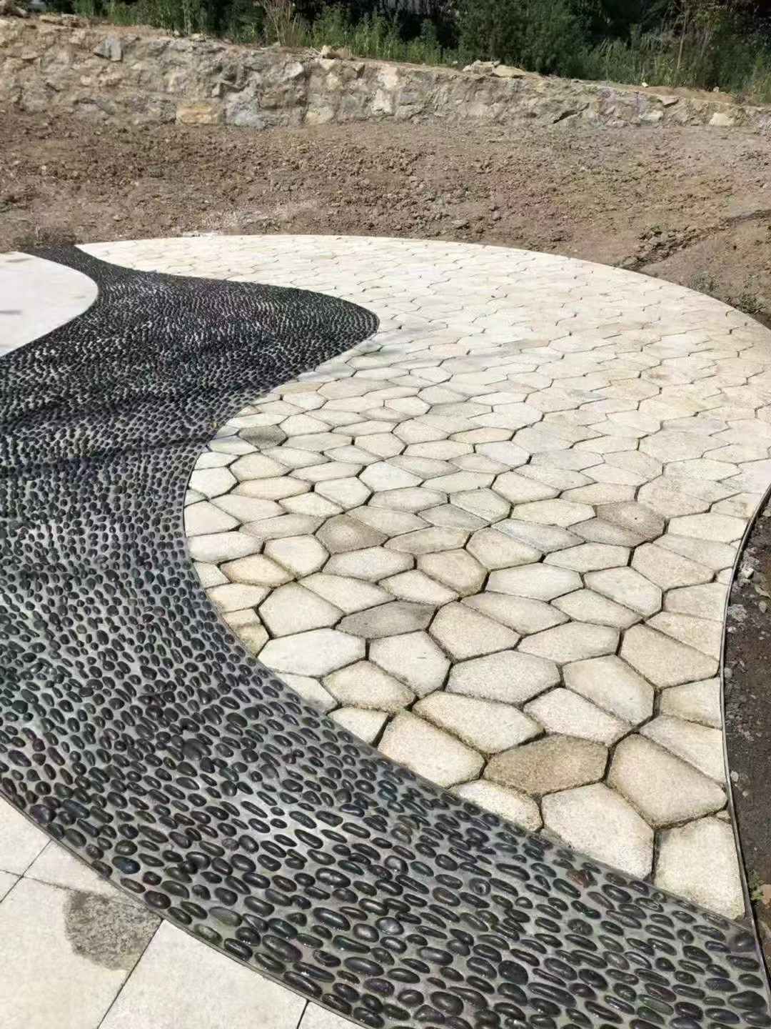 十堰 黄金麻冰裂纹地铺石工地铺装案例