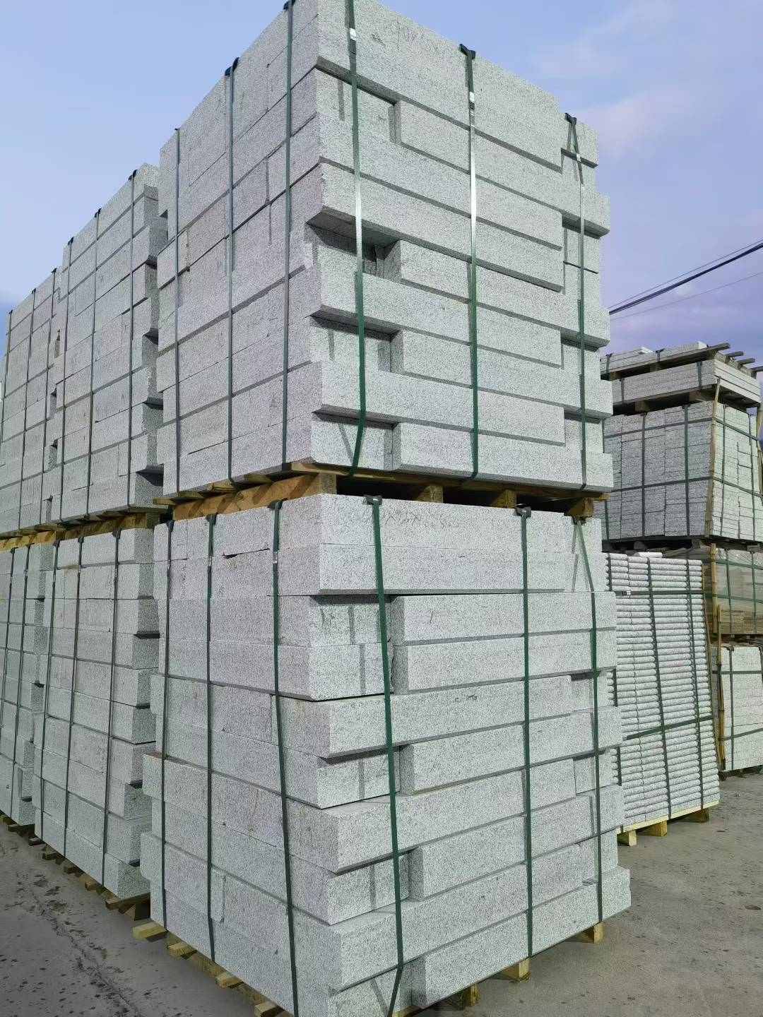 十堰 芝麻白花岗岩路沿石，路缘石，路肩石，道牙，立缘石，马路牙子，街沿石，侧石等