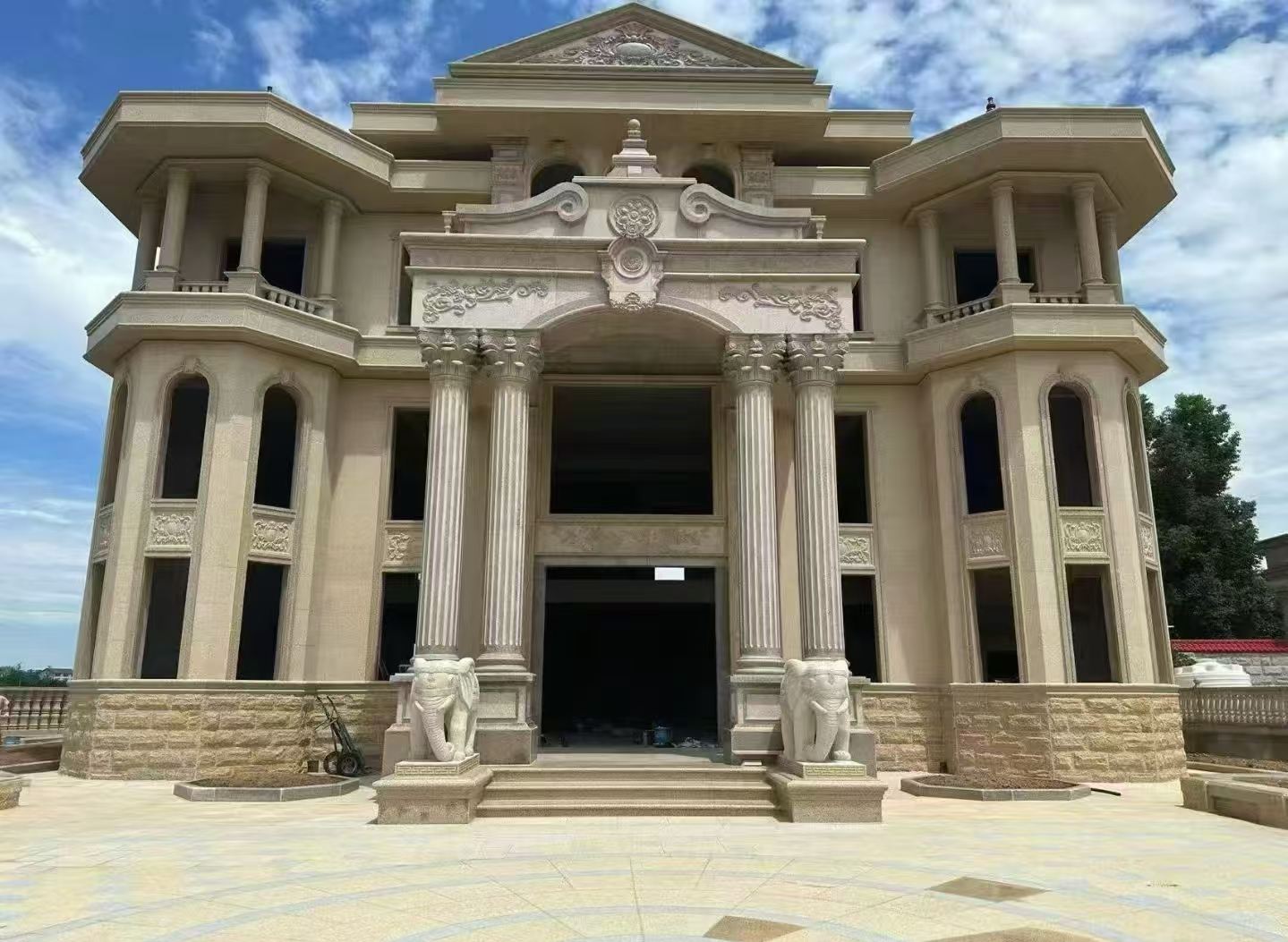 十堰 黄金麻别墅外墙干挂，大柱，大象，蘑菇石，雕花板