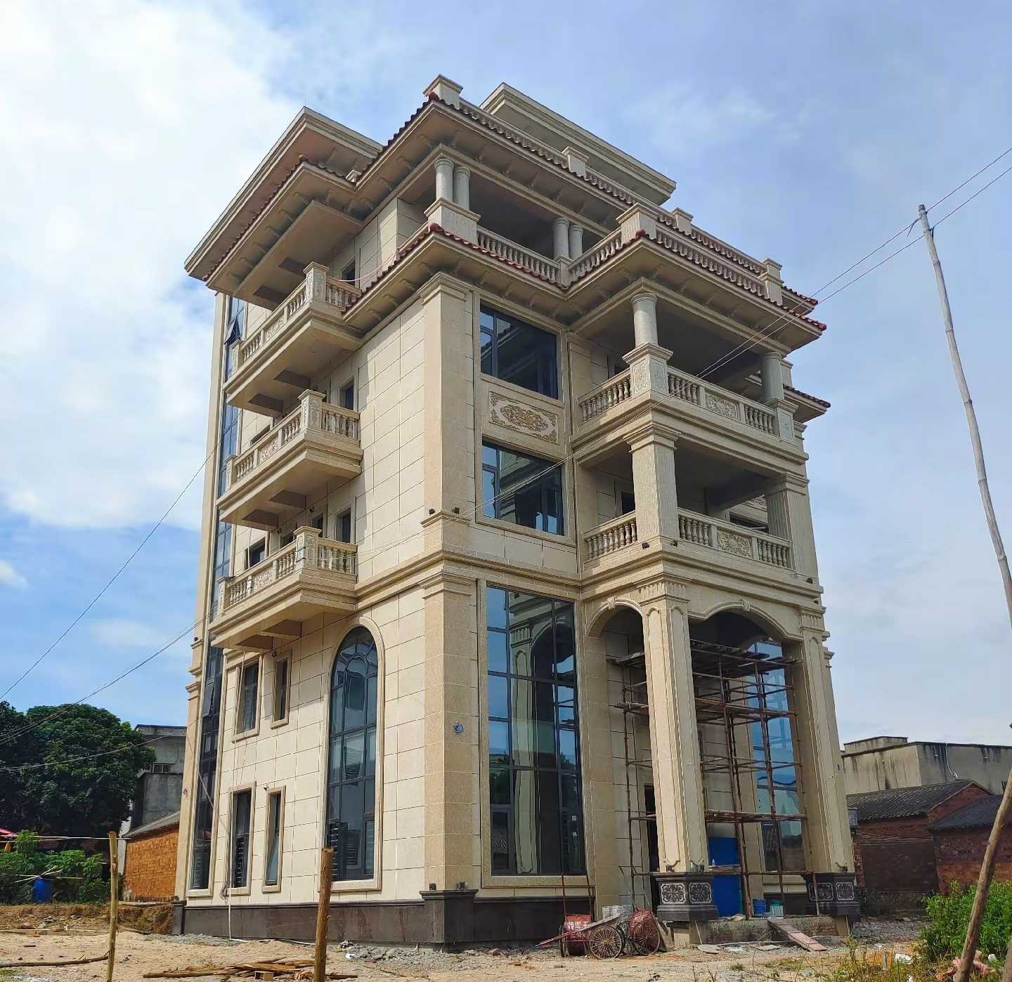 十堰 黄金麻花岗岩石材别墅外墙干挂搭配（雕花栏杆花瓶柱门楼罗马柱）