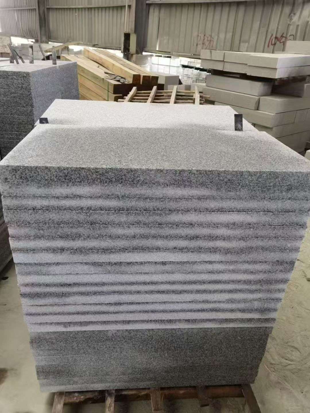 十堰 芝麻白5公分火烧地铺成品，900*400，规格可定制